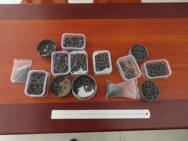 Đề nghị truy tố nhóm đối tượng chế tạo tàng trữ mua bán vũ khí ở An Giang - Ảnh 3. Đề nghị truy tố nhóm đối tượng chế tạo tàng trữ mua bán vũ khí ở An Giang - Ảnh 3.
