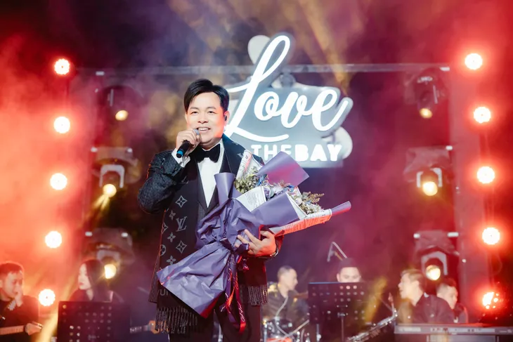 Quang Lê hát loạt tình khúc bất hủ ở “Love in the Bay”, tiết lộ về liveshow sắp tới ở Hà Nội - Ảnh 1. Quang Lê hát loạt tình khúc bất hủ ở “Love in the Bay”, tiết lộ về liveshow sắp tới ở Hà Nội - Ảnh 1.