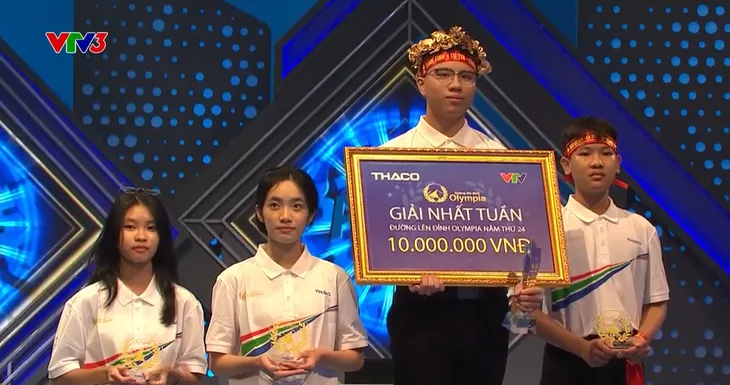 Cú lội ngược dòng xuất sắc của nam sinh Thái Nguyên trong Đường lên đỉnh Olympia - Ảnh 6. Cú lội ngược dòng xuất sắc của nam sinh Thái Nguyên trong Đường lên đỉnh Olympia - Ảnh 6.