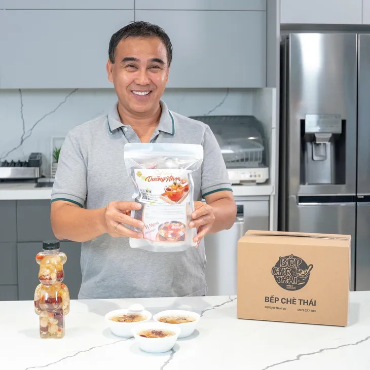 Cùng MC Quyền Linh trổ tài nấu chè vừa nhanh vừa gọn - Ảnh 2. Cùng MC Quyền Linh trổ tài nấu chè vừa nhanh vừa gọn - Ảnh 2.