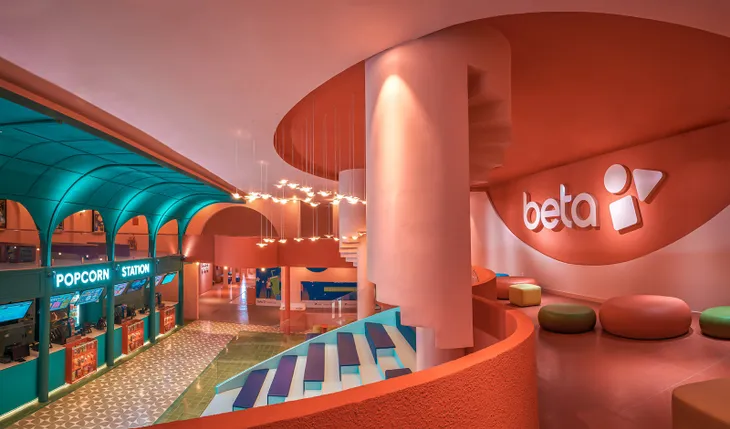 Hàng loạt tạp chí nước ngoài xướng tên rạp chiếu Beta Cinemas - Ảnh 3. Hàng loạt tạp chí nước ngoài xướng tên rạp chiếu Beta Cinemas - Ảnh 3.