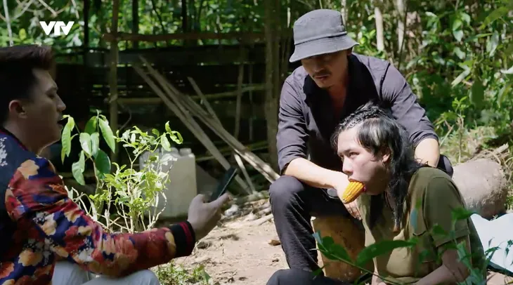 Cuộc chiến không giới tuyến - Tập 36: Hang ổ buôn ma tuý bại lộ, Thào A Hề như ngồi trên đống lửa - Ảnh 12. Cuộc chiến không giới tuyến - Tập 36: Hang ổ buôn ma tuý bại lộ, Thào A Hề như ngồi trên đống lửa - Ảnh 12.