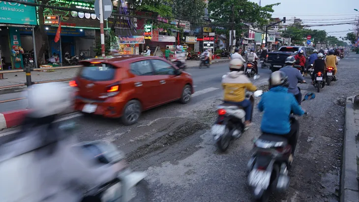 Triều cường ở Cần Thơ đi qua để lại những con đường đầy thương đau - Ảnh 1. Triều cường ở Cần Thơ đi qua để lại những con đường đầy thương đau - Ảnh 1.