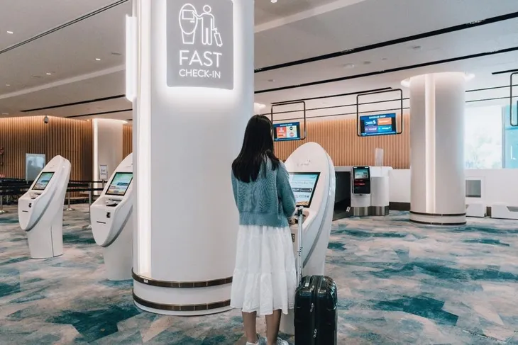 Changi Airport mở cửa lại nhà ga T2 - Ảnh 1. Changi Airport mở cửa lại nhà ga T2 - Ảnh 1.