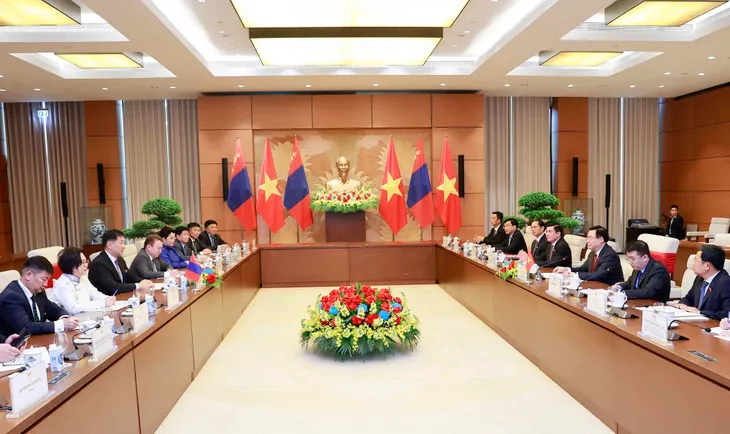 Chủ tịch Quốc hội Vương Đình Huệ hội kiến Tổng thống Mông Cổ Ukhnaagiin Khurelsukh - Ảnh 4. Chủ tịch Quốc hội Vương Đình Huệ hội kiến Tổng thống Mông Cổ Ukhnaagiin Khurelsukh - Ảnh 4.