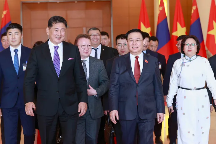 Chủ tịch Quốc hội Vương Đình Huệ hội kiến Tổng thống Mông Cổ Ukhnaagiin Khurelsukh - Ảnh 2. Chủ tịch Quốc hội Vương Đình Huệ hội kiến Tổng thống Mông Cổ Ukhnaagiin Khurelsukh - Ảnh 2.