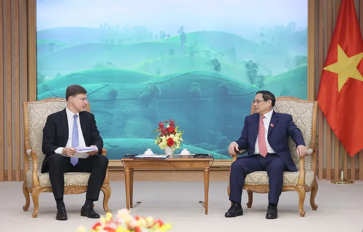 Thủ tướng Phạm Minh Chính tiếp Phó Chủ tịch Ủy ban châu Âu Valdis Dombrovski - Ảnh 3. Thủ tướng Phạm Minh Chính tiếp Phó Chủ tịch Ủy ban châu Âu Valdis Dombrovski - Ảnh 3.