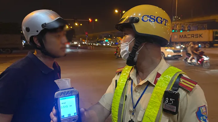 TP Hồ Chí Minh: Hơn 1.000 trường hợp vi phạm sau 5 ngày kiểm tra trên Quốc lộ 1A - Ảnh 2. TP Hồ Chí Minh: Hơn 1.000 trường hợp vi phạm sau 5 ngày kiểm tra trên Quốc lộ 1A - Ảnh 2.
