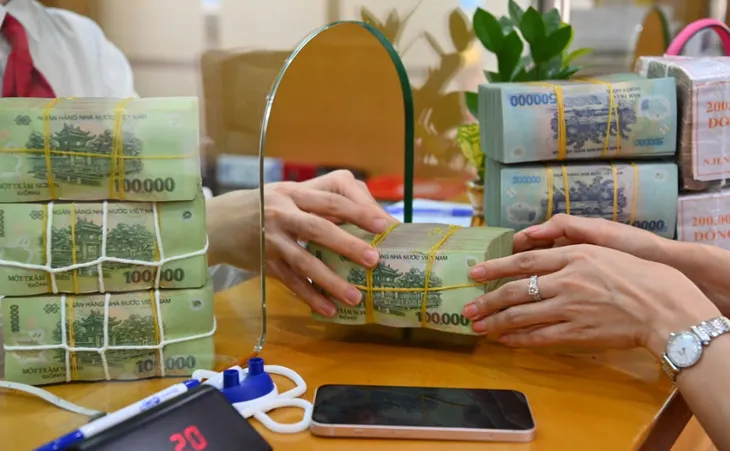 Nhiều lợi ích từ gửi tiết kiệm rút gốc linh hoạt - Ảnh 1. Nhiều lợi ích từ gửi tiết kiệm rút gốc linh hoạt - Ảnh 1.