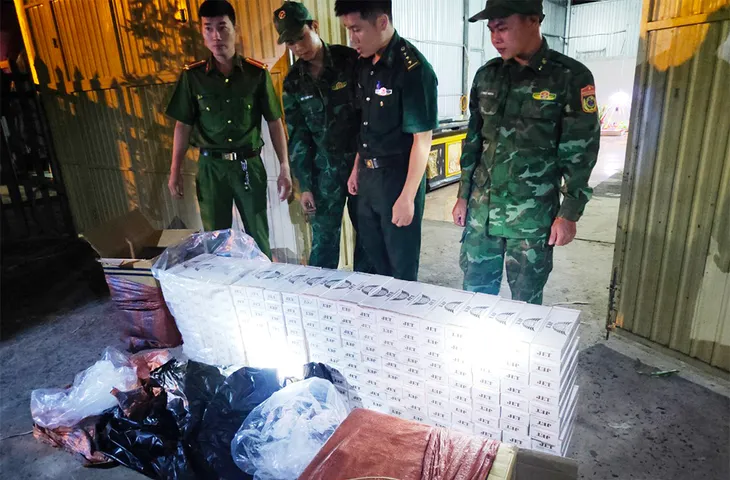 Tăng cường công tác chống buôn lậu dịp cuối năm - Ảnh 1. Tăng cường công tác chống buôn lậu dịp cuối năm - Ảnh 1.