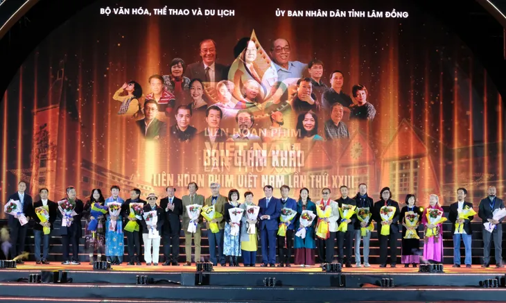 Khai mạc LHP Việt Nam 2023: Những dấu ấn đặc biệt, nghệ sĩ nô nức hội tụ - Ảnh 4. Khai mạc LHP Việt Nam 2023: Những dấu ấn đặc biệt, nghệ sĩ nô nức hội tụ - Ảnh 4.