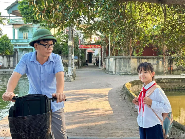 Diễn viên nhí đốn tim khán giả trong Chúng ta của 8 năm sau - Ảnh 4. Diễn viên nhí đốn tim khán giả trong Chúng ta của 8 năm sau - Ảnh 4.