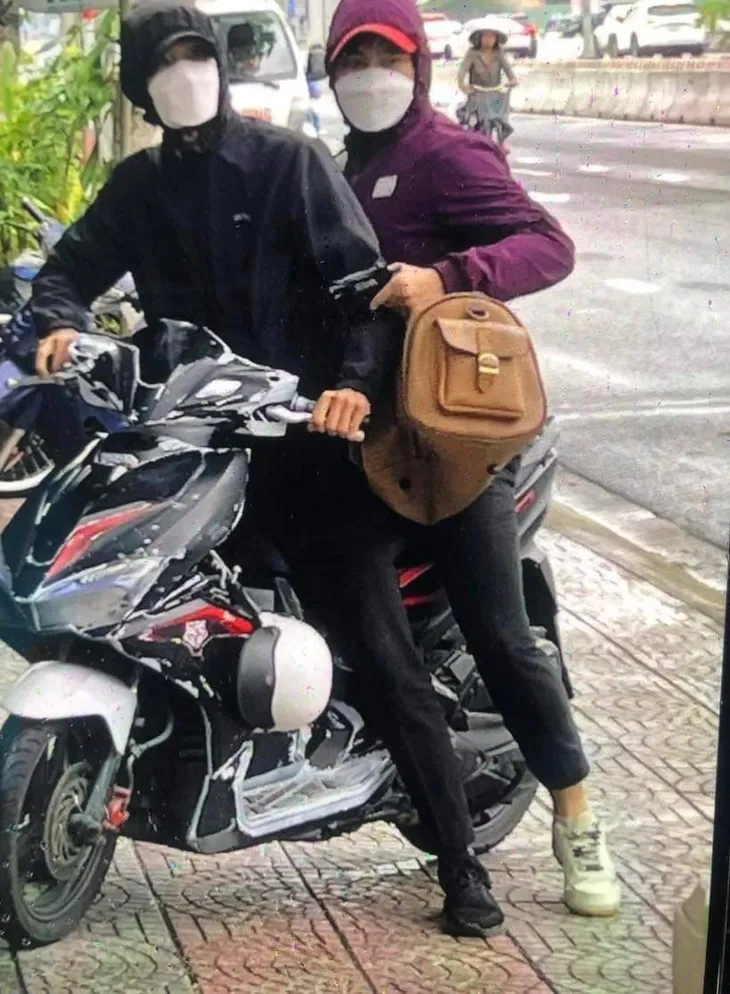 Bắt 2 nghi phạm nổ súng cướp ngân hàng ở Đà Nẵng - Ảnh 1. Bắt 2 nghi phạm nổ súng cướp ngân hàng ở Đà Nẵng - Ảnh 1.