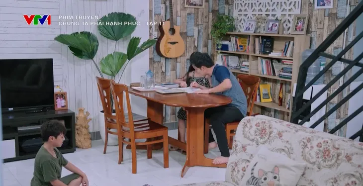 Chúng ta phải hạnh phúc - Tập 11: Lê tồ chìm đắm trong tình yêu trai trẻ - Ảnh 12. Chúng ta phải hạnh phúc - Tập 11: Lê tồ chìm đắm trong tình yêu trai trẻ - Ảnh 12.
