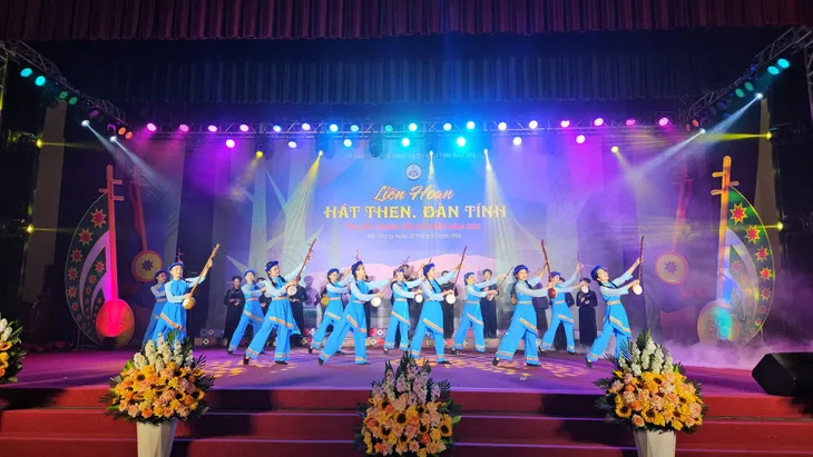 Hàng trăm nghệ nhân, diễn viên tham gia Liên hoan hát Then, đàn Tính lần đầu tại Bắc Giang - Ảnh 3. Hàng trăm nghệ nhân, diễn viên tham gia Liên hoan hát Then, đàn Tính lần đầu tại Bắc Giang - Ảnh 3.