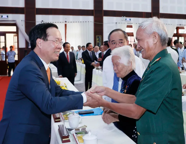 Chủ tịch nước Võ Văn Thưởng dự Lễ kỷ niệm 60 năm chiến thắng trận Hiệp Hoà - Ảnh 1. Chủ tịch nước Võ Văn Thưởng dự Lễ kỷ niệm 60 năm chiến thắng trận Hiệp Hoà - Ảnh 1.