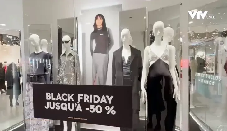 Black Friday ảm đạm tại Pháp - Ảnh 1. Black Friday ảm đạm tại Pháp - Ảnh 1.