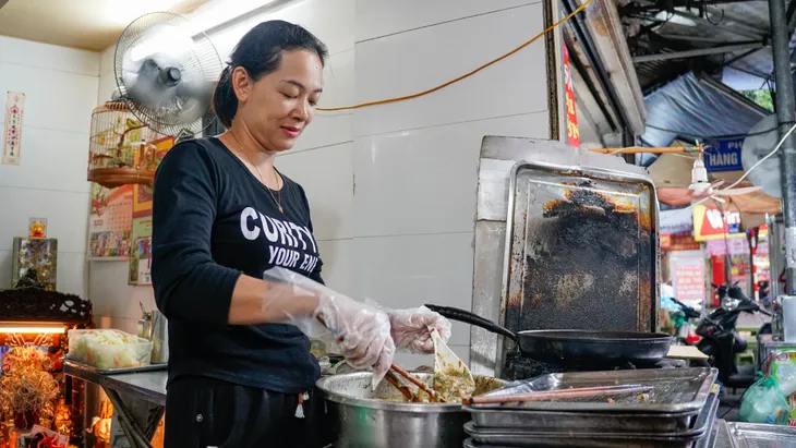 Hàng chả rươi hơn 30 năm tuổi ở thủ đô Hà Nội - Ảnh 3. Hàng chả rươi hơn 30 năm tuổi ở thủ đô Hà Nội - Ảnh 3.