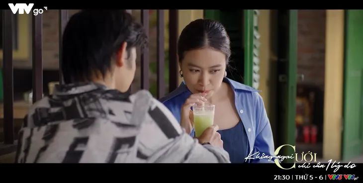 Không ngại cưới chỉ cần một lý do - Tập 20: Diễn kịch tình cảm, Phong - Yến để lộ hợp đồng hẹn hò? - Ảnh 4. Không ngại cưới chỉ cần một lý do - Tập 20: Diễn kịch tình cảm, Phong - Yến để lộ hợp đồng hẹn hò? - Ảnh 4.