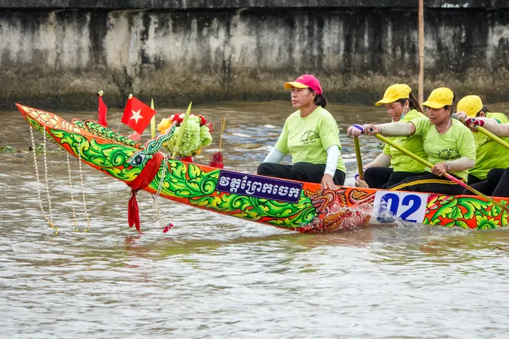 Sẵn sàng lễ hội đua ghe Ngo tỉnh Sóc Trăng - Ảnh 3. Sẵn sàng lễ hội đua ghe Ngo tỉnh Sóc Trăng - Ảnh 3.
