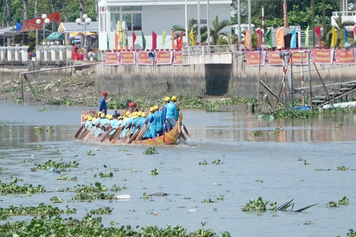Sẵn sàng lễ hội đua ghe Ngo tỉnh Sóc Trăng - Ảnh 4. Sẵn sàng lễ hội đua ghe Ngo tỉnh Sóc Trăng - Ảnh 4.