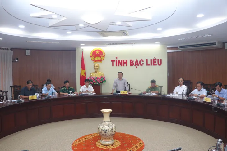 Cấp bách chống sạt lở, triều cường tại Bạc Liêu - Ảnh 2. Cấp bách chống sạt lở, triều cường tại Bạc Liêu - Ảnh 2.