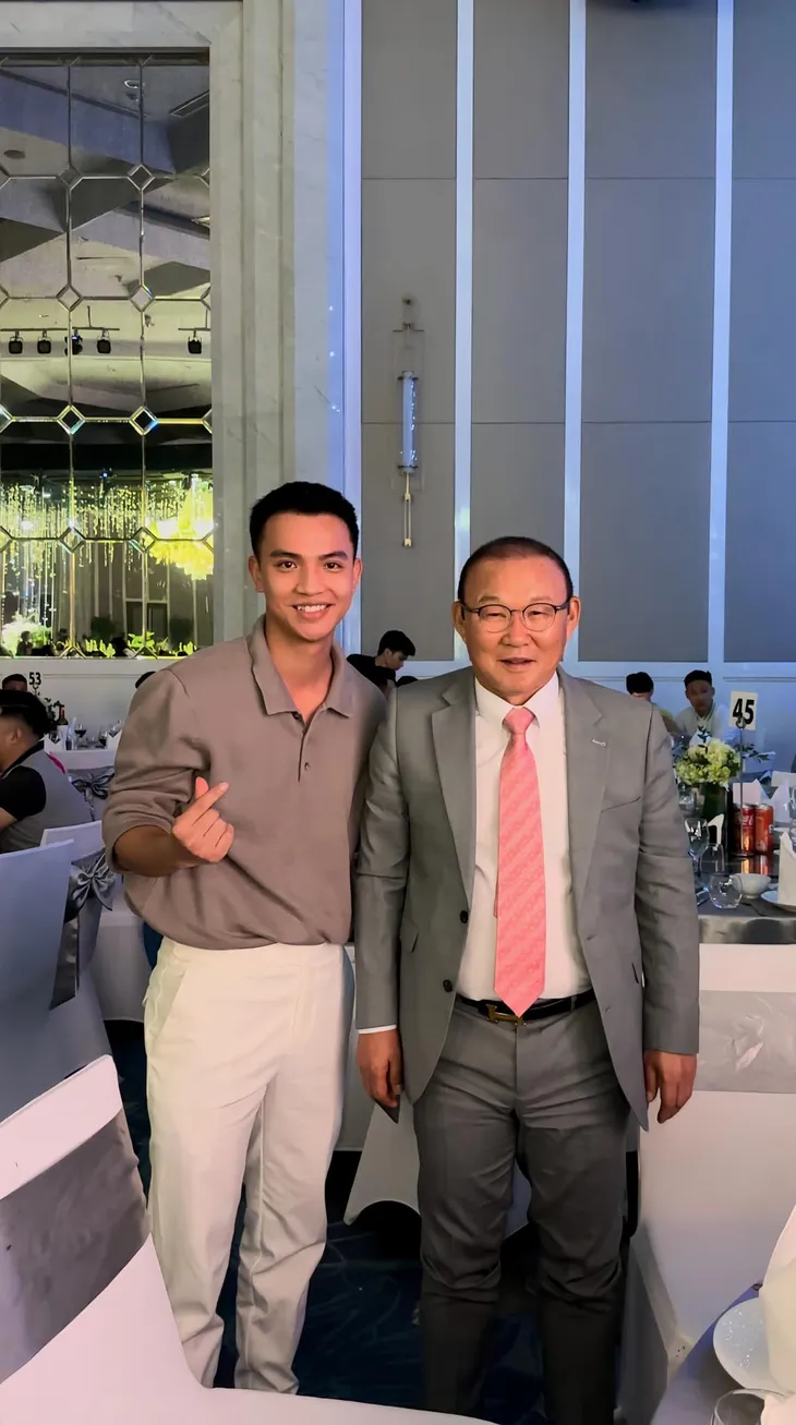 Diễn viên Việt tuần qua: Vợ chồng Đỗ Duy Nam tình bể bình ở Măng Đen, Thanh Sơn nên duyên với Khả Ngân - Ảnh 12. Diễn viên Việt tuần qua: Vợ chồng Đỗ Duy Nam tình bể bình ở Măng Đen, Thanh Sơn nên duyên với Khả Ngân - Ảnh 12.