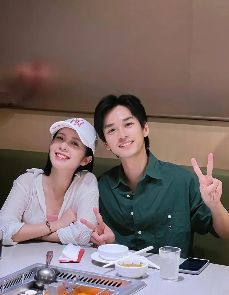 Diễn viên Việt tuần qua: Vợ chồng Đỗ Duy Nam tình bể bình ở Măng Đen, Thanh Sơn nên duyên với Khả Ngân - Ảnh 9. Diễn viên Việt tuần qua: Vợ chồng Đỗ Duy Nam tình bể bình ở Măng Đen, Thanh Sơn nên duyên với Khả Ngân - Ảnh 9.