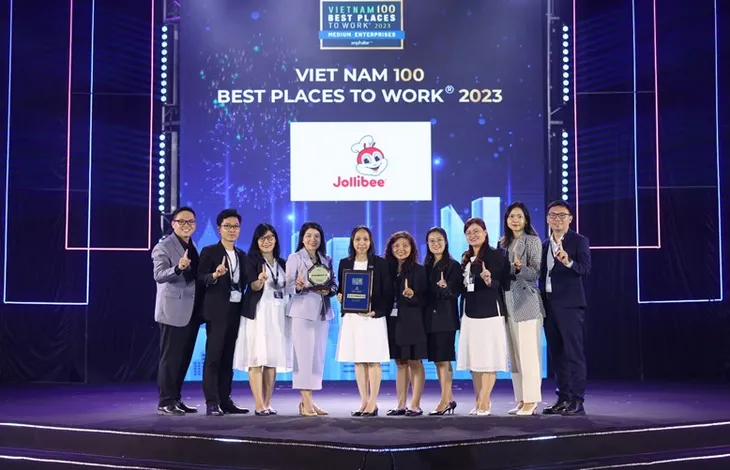 Jollibee Việt Nam đạt giải thưởng Nơi Làm Việc Tốt Nhất Việt Nam® 2023 - Ảnh 1. Jollibee Việt Nam đạt giải thưởng Nơi Làm Việc Tốt Nhất Việt Nam® 2023 - Ảnh 1.