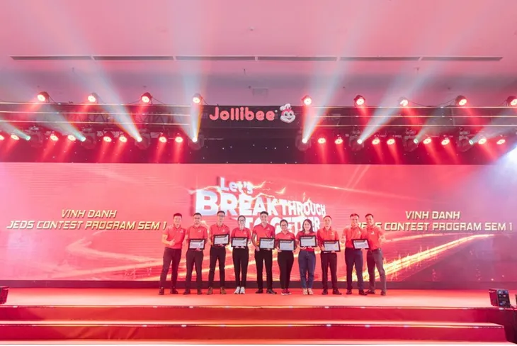 Jollibee Việt Nam đạt giải thưởng Nơi Làm Việc Tốt Nhất Việt Nam® 2023 - Ảnh 3. Jollibee Việt Nam đạt giải thưởng Nơi Làm Việc Tốt Nhất Việt Nam® 2023 - Ảnh 3.
