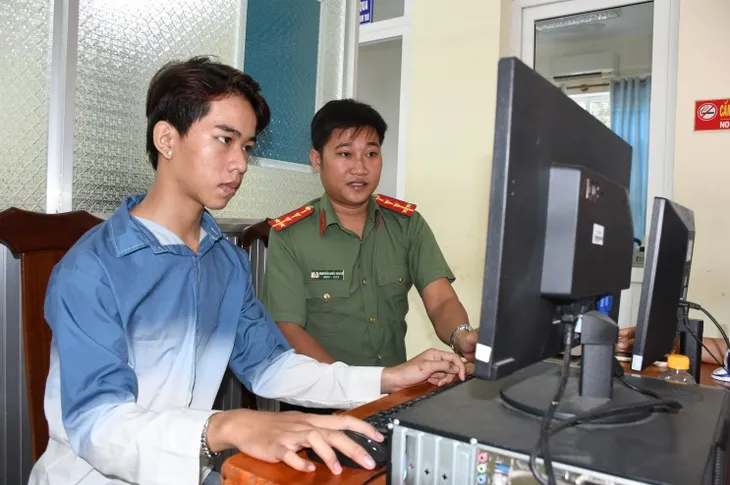 Cùng dân cải cách hành chính - đưa dịch vụ công đến gần với người dân - Ảnh 1. Cùng dân cải cách hành chính - đưa dịch vụ công đến gần với người dân - Ảnh 1.