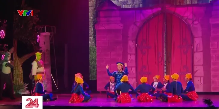 Vở nhạc kịch broadway Shrek the Musical lần đầu được biểu diễn tại Nhà hát Lớn Hà Nội - Ảnh 3. Vở nhạc kịch broadway Shrek the Musical lần đầu được biểu diễn tại Nhà hát Lớn Hà Nội - Ảnh 3.
