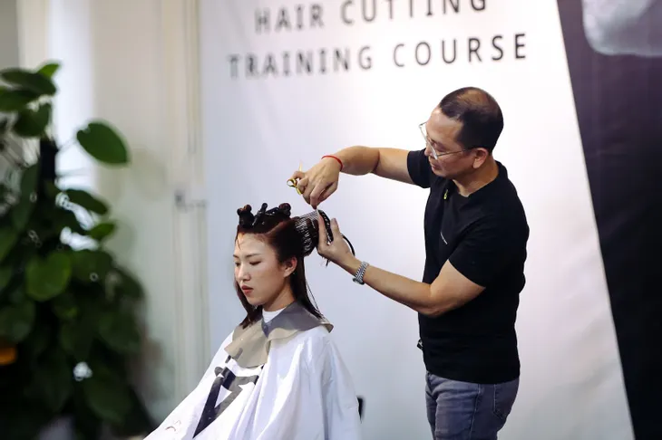 Chọn kéo cắt tóc Tora chuẩn như các stylist - Ảnh 5. Chọn kéo cắt tóc Tora chuẩn như các stylist - Ảnh 5.