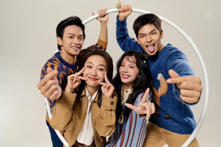 Bộ tứ Dương - Lâm - Nguyệt - Tùng Chúng ta của 8 năm sau tung ảnh thanh xuân rực rỡ - Ảnh 10. Bộ tứ Dương - Lâm - Nguyệt - Tùng Chúng ta của 8 năm sau tung ảnh thanh xuân rực rỡ - Ảnh 10.