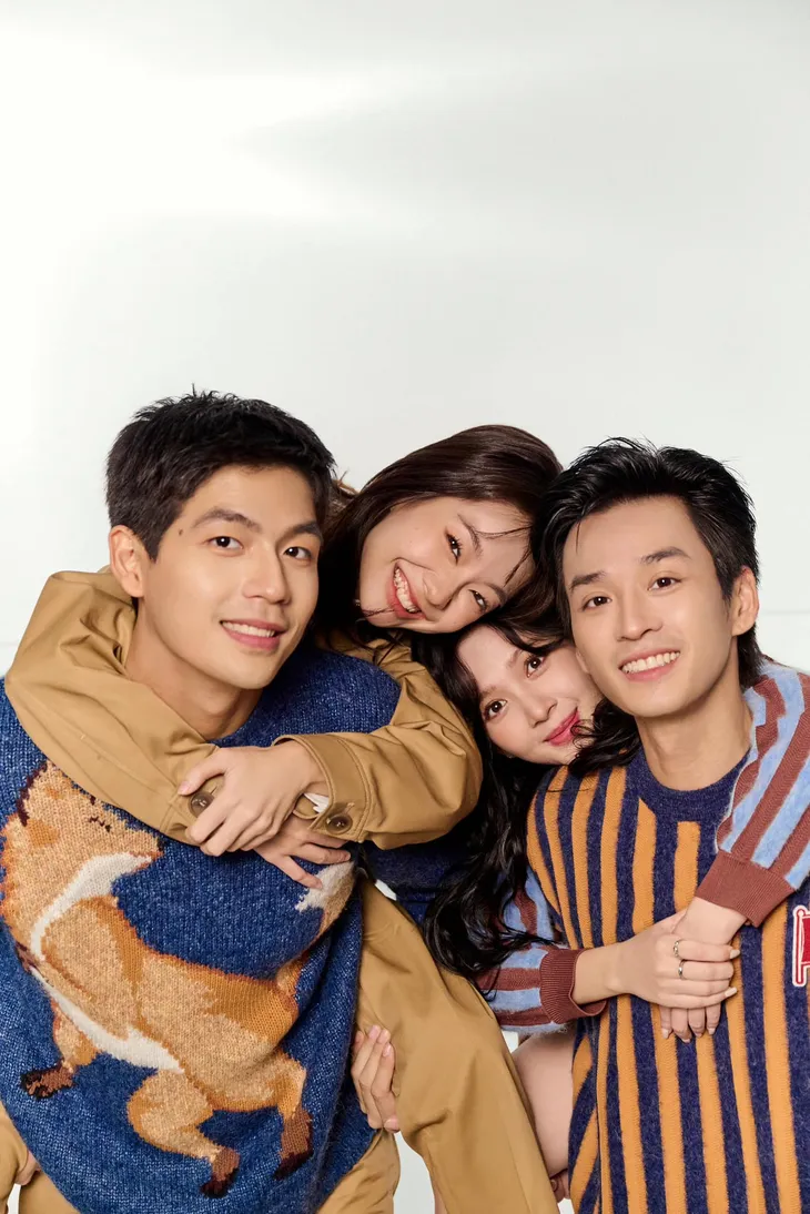 Bộ tứ Dương - Lâm - Nguyệt - Tùng Chúng ta của 8 năm sau tung ảnh thanh xuân rực rỡ - Ảnh 1. Bộ tứ Dương - Lâm - Nguyệt - Tùng Chúng ta của 8 năm sau tung ảnh thanh xuân rực rỡ - Ảnh 1.