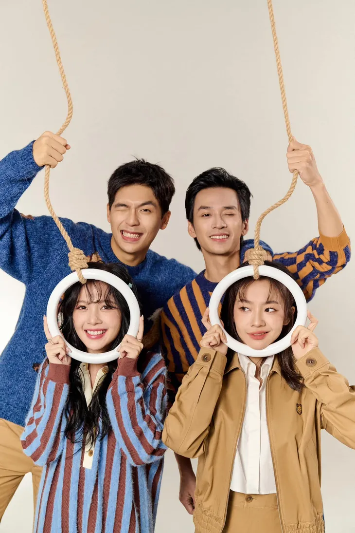 Bộ tứ Dương - Lâm - Nguyệt - Tùng Chúng ta của 8 năm sau tung ảnh thanh xuân rực rỡ - Ảnh 5. Bộ tứ Dương - Lâm - Nguyệt - Tùng Chúng ta của 8 năm sau tung ảnh thanh xuân rực rỡ - Ảnh 5.