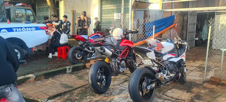 Đồng Nai: Nhiều xe mô tô chạy quá tốc độ, không giấy đăng ký xe - Ảnh 1. Đồng Nai: Nhiều xe mô tô chạy quá tốc độ, không giấy đăng ký xe - Ảnh 1.