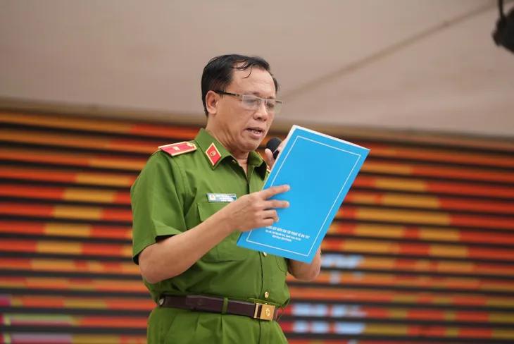 Cầu thủ Quang Hải lan tỏa thông điệp Hãy nói không với ma túy tới các em học sinh - Ảnh 5. Cầu thủ Quang Hải lan tỏa thông điệp Hãy nói không với ma túy tới các em học sinh - Ảnh 5.