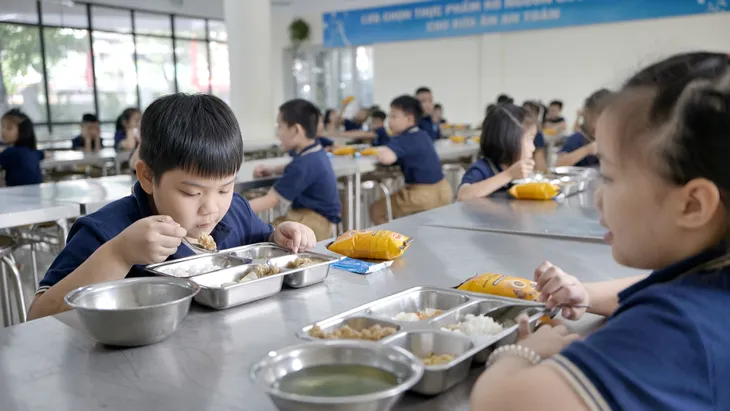 Tăng cường vai trò phụ huynh trong giám sát bữa ăn học đường - Ảnh 5. Tăng cường vai trò phụ huynh trong giám sát bữa ăn học đường - Ảnh 5.