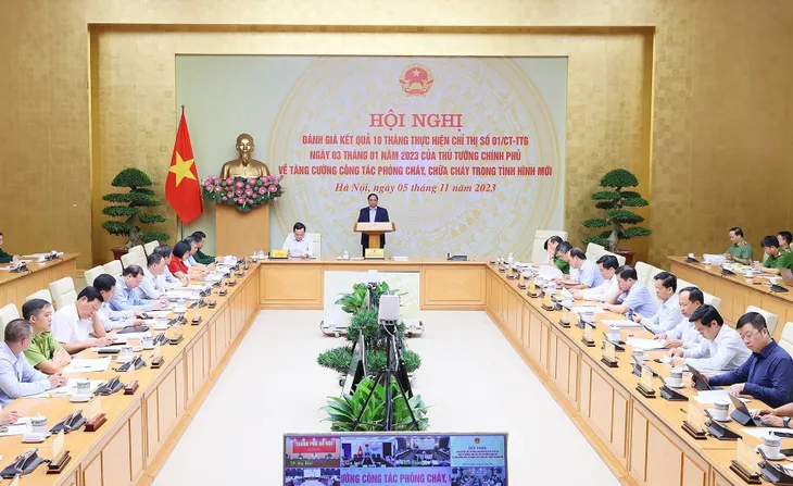 Thủ tướng Phạm Minh Chính: Xử lý nghiêm vi phạm, không có vùng cấm, không có ngoại lệ trong công tác phòng cháy, chữa cháy - Ảnh 1.