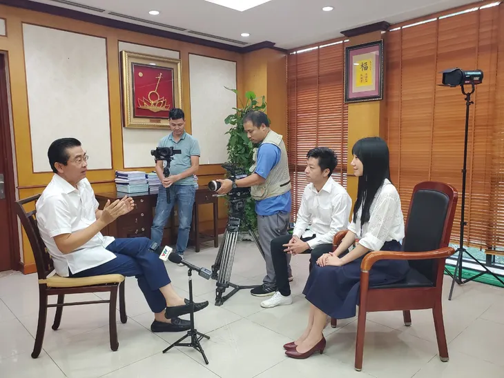 Phim tài liệu Không lùi bước đoạt giải A Giải Báo chí toàn quốc Phòng, chống tham nhũng, tiêu cực lần thứ 4 - Ảnh 2. Phim tài liệu Không lùi bước đoạt giải A Giải Báo chí toàn quốc Phòng, chống tham nhũng, tiêu cực lần thứ 4 - Ảnh 2.