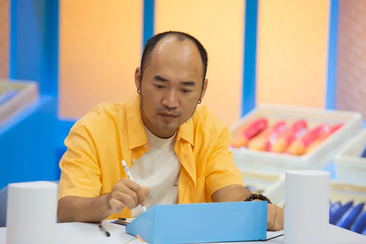 Đức Phúc trổ tài nhảy gây bất ngờ, Erik tạo tranh cãi với ca khúc mới - Ảnh 6. Đức Phúc trổ tài nhảy gây bất ngờ, Erik tạo tranh cãi với ca khúc mới - Ảnh 6.