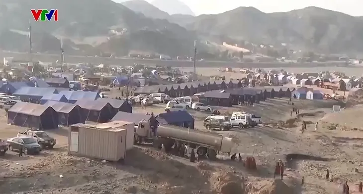 Pakistan trục xuất hàng nghìn người Afghanistan di cư trái phép - Ảnh 2. Pakistan trục xuất hàng nghìn người Afghanistan di cư trái phép - Ảnh 2.
