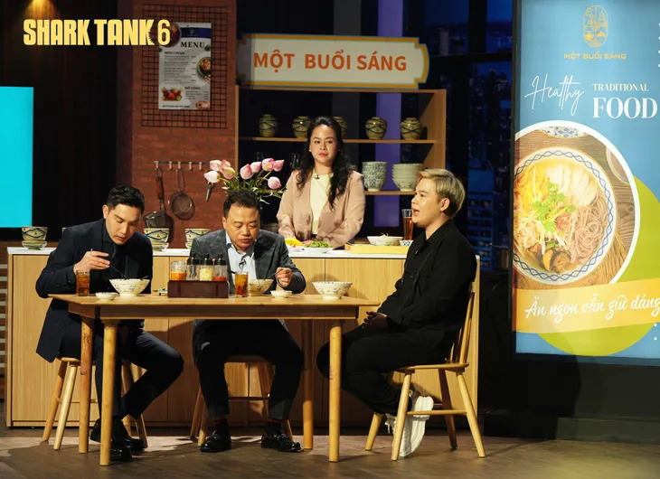 Shark Tank - Tập 6: Long Chun mang món gia truyền lên gọi vốn - Ảnh 2. Shark Tank - Tập 6: Long Chun mang món gia truyền lên gọi vốn - Ảnh 2.