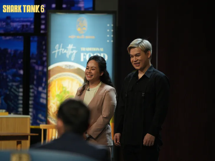 Shark Tank - Tập 6: Long Chun mang món gia truyền lên gọi vốn - Ảnh 3. Shark Tank - Tập 6: Long Chun mang món gia truyền lên gọi vốn - Ảnh 3.