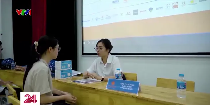 Nâng cao kỹ năng xin việc của sinh viên ngay trong trường - Ảnh 2. Nâng cao kỹ năng xin việc của sinh viên ngay trong trường - Ảnh 2.