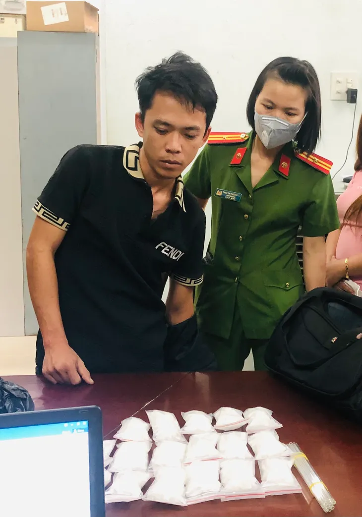 Bắt quả tang vụ vận chuyển ma túy đá lớn nhất trước đến nay tại Phú Yên - Ảnh 1. Bắt quả tang vụ vận chuyển ma túy đá lớn nhất trước đến nay tại Phú Yên - Ảnh 1.