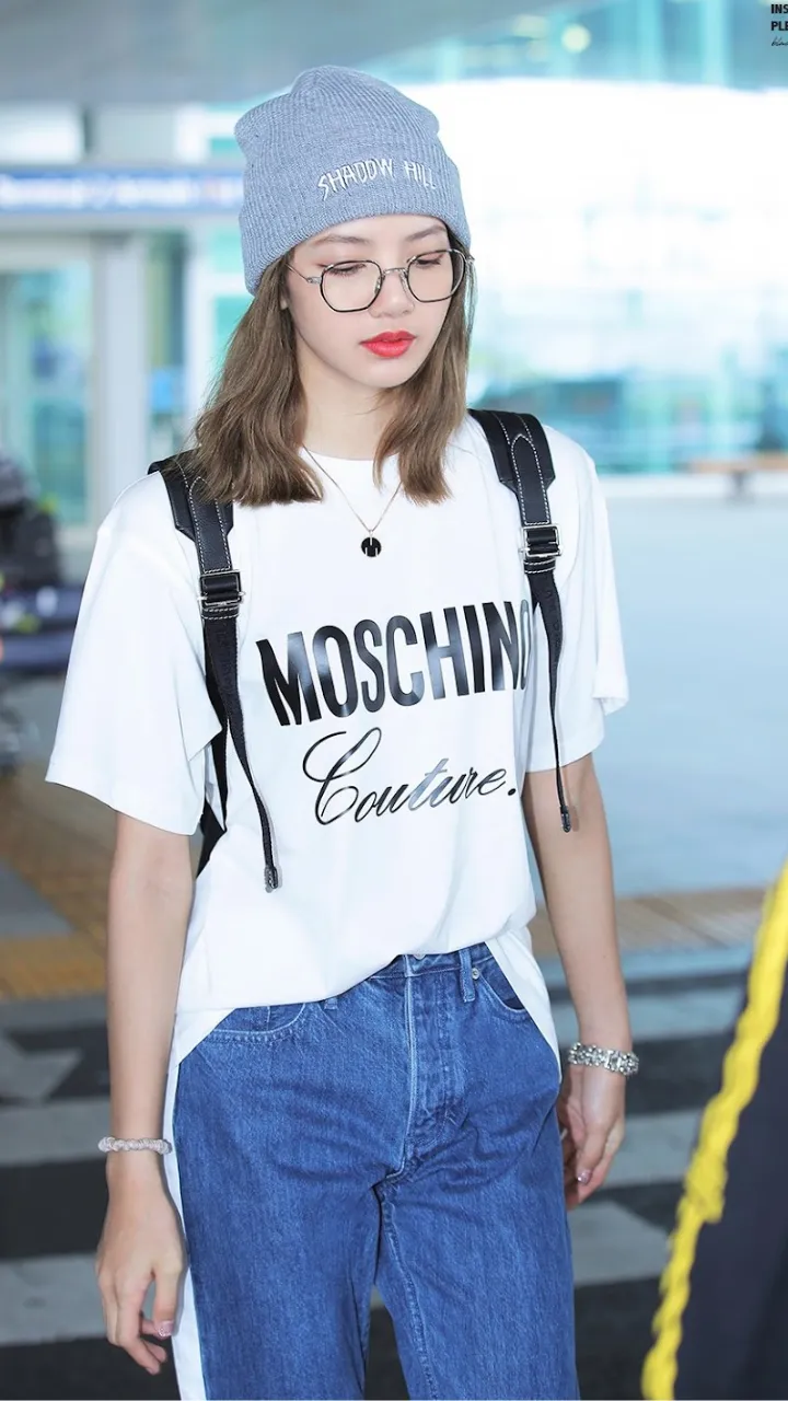 Chiêm ngưỡng phong cách thời trang mùa thu sành điệu của Lisa (BLACKPINK) - Ảnh 6. Chiêm ngưỡng phong cách thời trang mùa thu sành điệu của Lisa (BLACKPINK) - Ảnh 6.