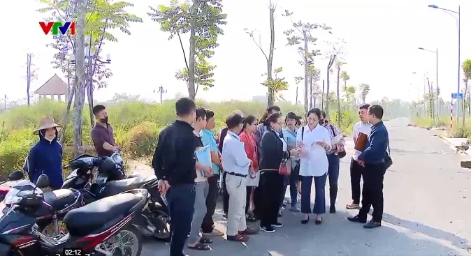 Mua đất nhiều năm vẫn không được xây dựng, không được làm sổ đỏ - Ảnh 1. Mua đất nhiều năm vẫn không được xây dựng, không được làm sổ đỏ - Ảnh 1.
