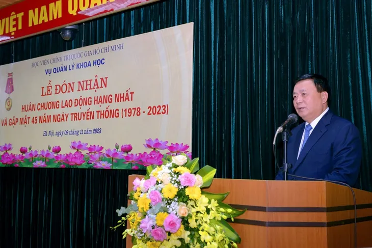 Vụ Quản lý khoa học đón nhận Huân chương Lao động hạng Nhất - Ảnh 2. Vụ Quản lý khoa học đón nhận Huân chương Lao động hạng Nhất - Ảnh 2.